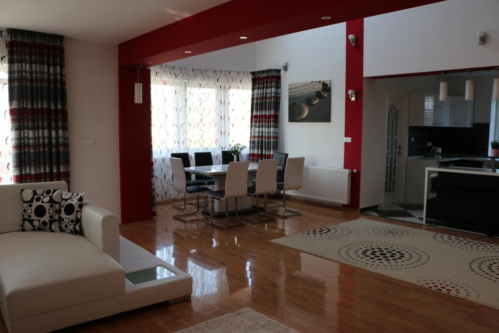 Sanderson Apartments Miercurea Ciuc Bagian luar foto