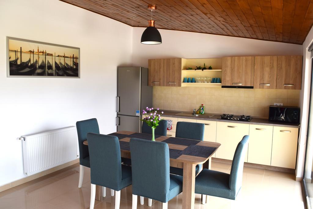 Sanderson Apartments Miercurea Ciuc Bagian luar foto